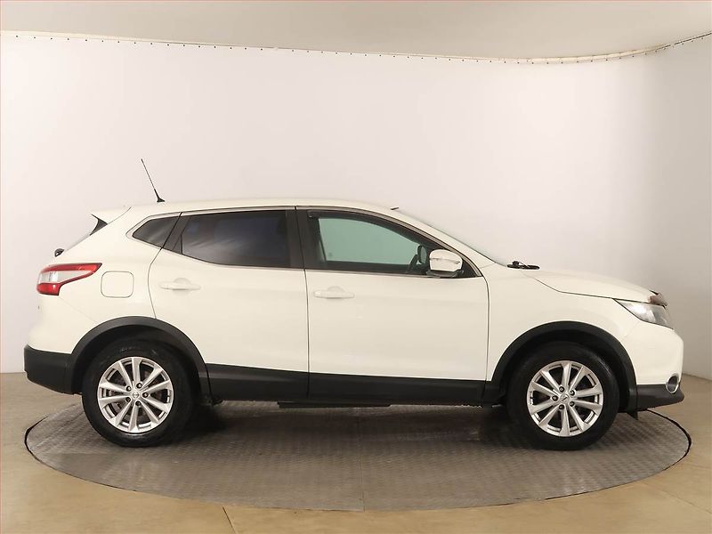 Nissan Qashqai (2014) 1.5 dCi, Serv.kniha, Tempomat - fotka 6 z 15