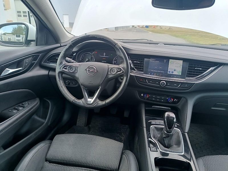 Opel Insignia ST 2.0 CDTi 4x4 - fotka 31 z 45