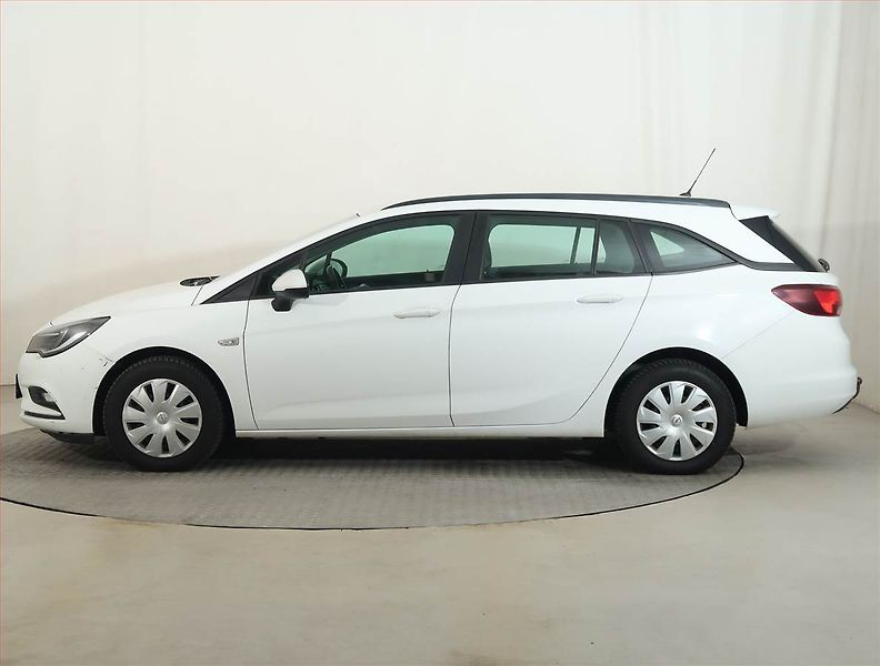 Opel Astra (2016) 1.6 CDTI, Serv.kniha, Tempomat - fotka 3 z 13