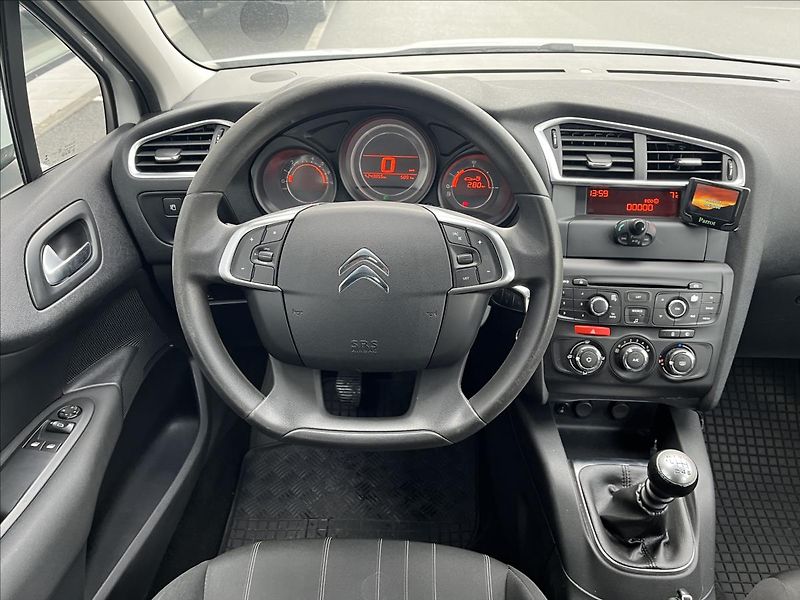 Citroën C4 1,6 BlueHDi  Live Edition - fotka 11 z 22