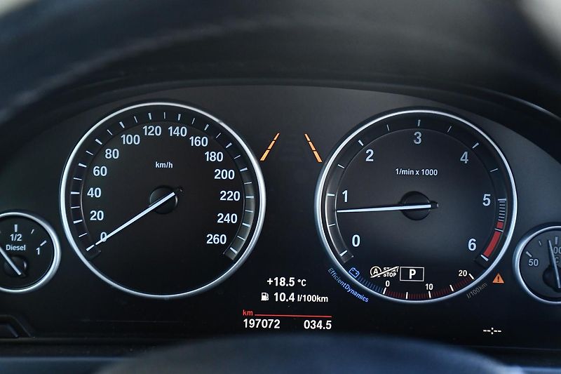 BMW X5 xDrive30d NAVI KŮŽE KAMERA - fotka 33 z 39