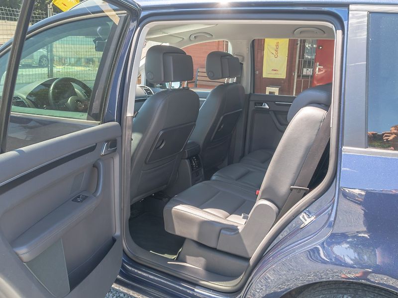 Volkswagen Touran (2014) 1.6TDI HG NAVI – 7 SEDADEL - fotka 34 z 47