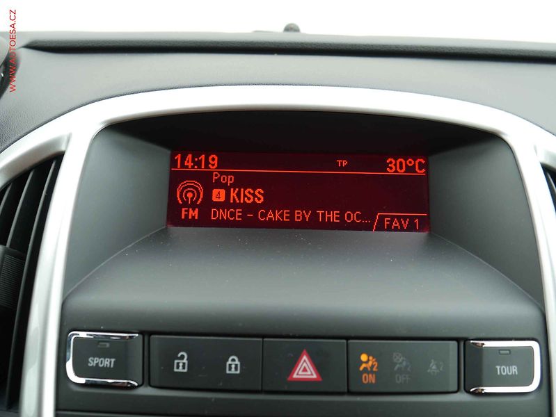 Opel Astra (2013) 1.4T, ČR, Klima - fotka 16 z 19