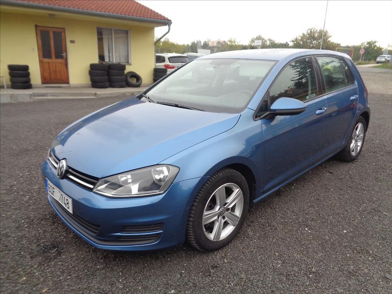 Volkswagen Golf 2,0   TDI - fotka 3 z 16