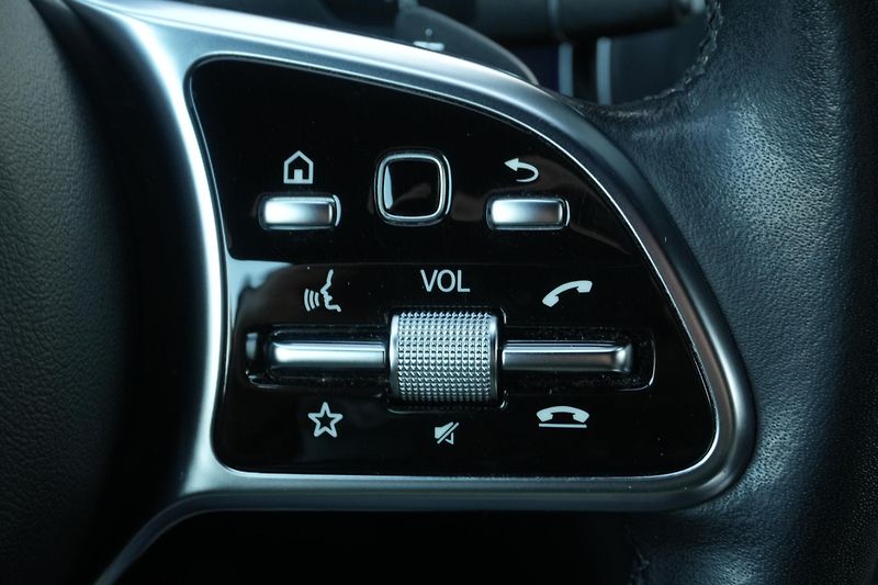 Mercedes-Benz GLC 220d, Vzduch, Ventilace,Záruka - fotka 14 z 37