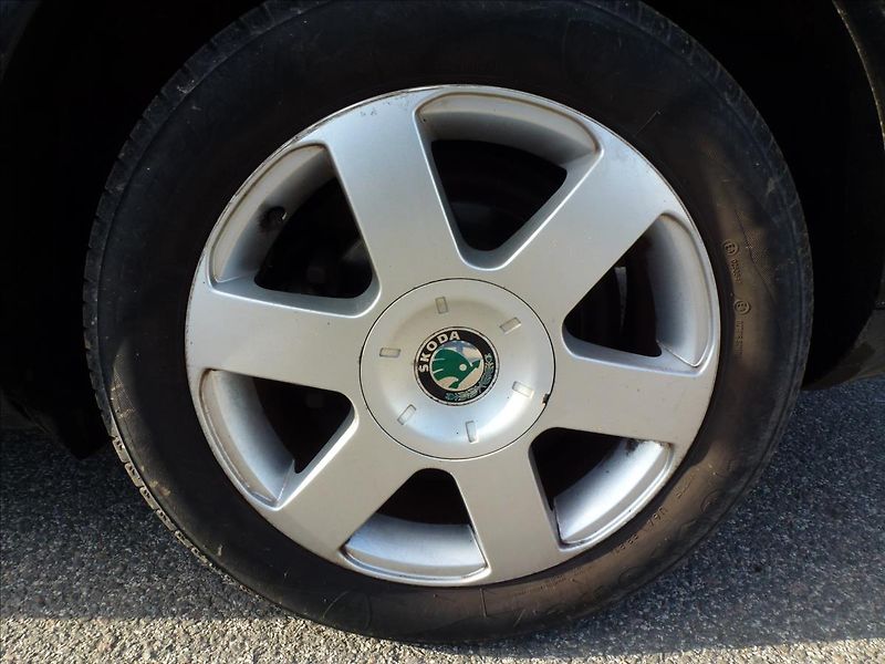 Škoda Octavia 1,9 TDI Pěkná - Bez koroze!!! - fotka 46 z 50