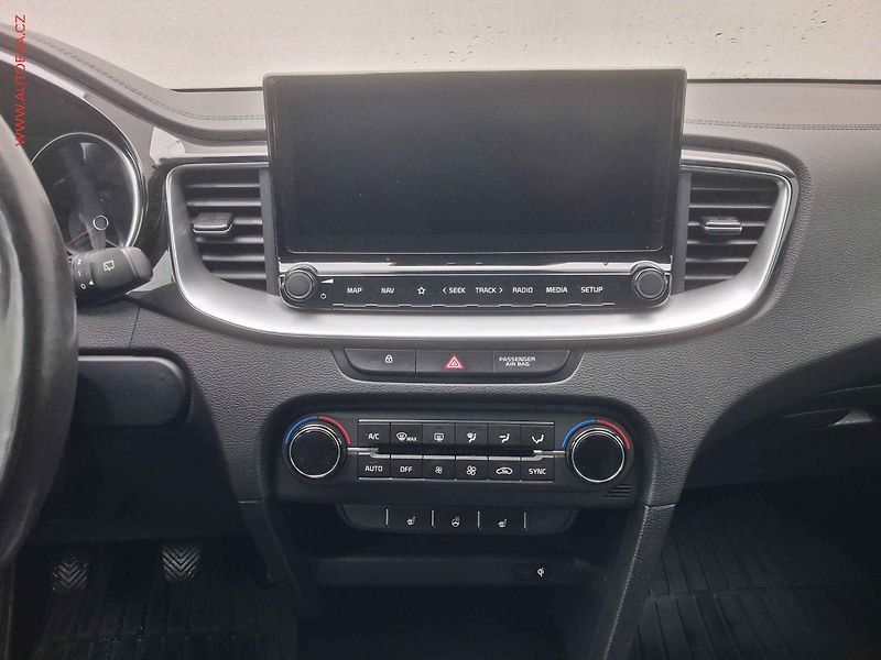 Kia XCeed (2020) 1.6 CRDi, ČR, TZ, LED, navi - fotka 12 z 20