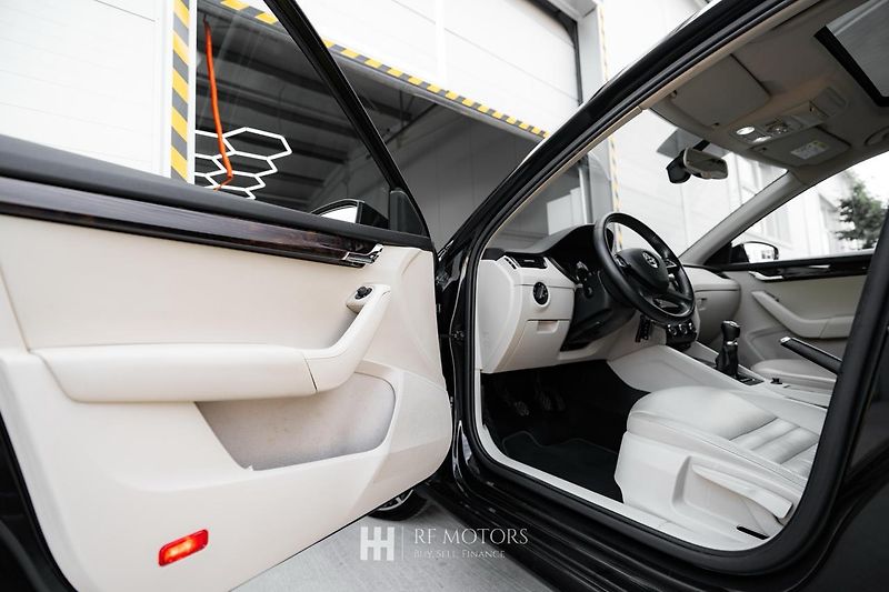 Škoda Octavia (2014) 1.6 TDI Elegance/Style - fotka 20 z 35