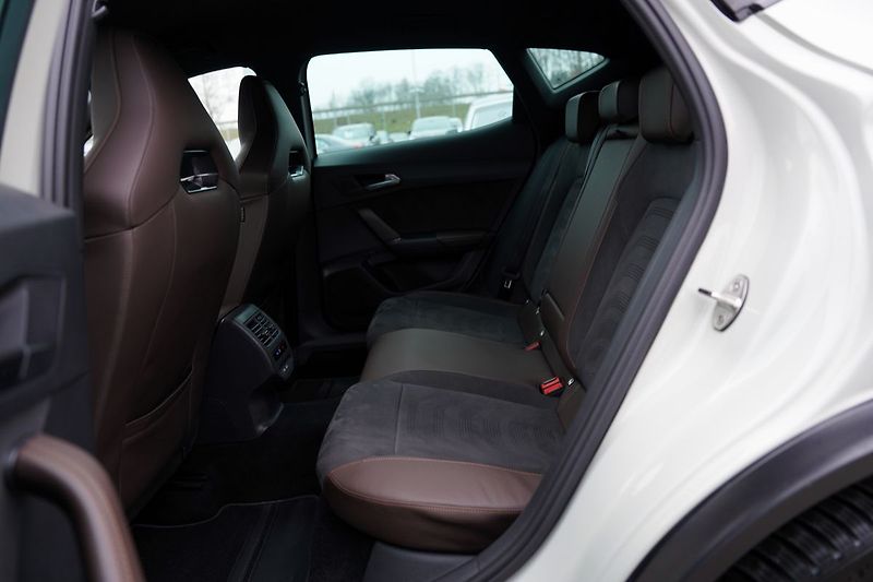 Cupra Formentor VZ5 2.5 TSI DSG 4Drive,Taiga G - fotka 34 z 50