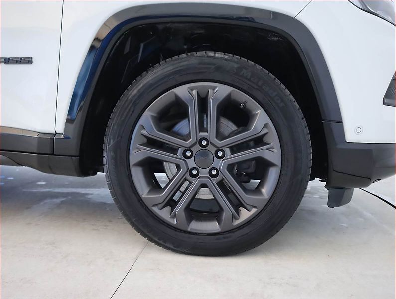 Jeep Compass (2022) 1.3 T-GDI, Automat, Serv.kniha - fotka 15 z 23