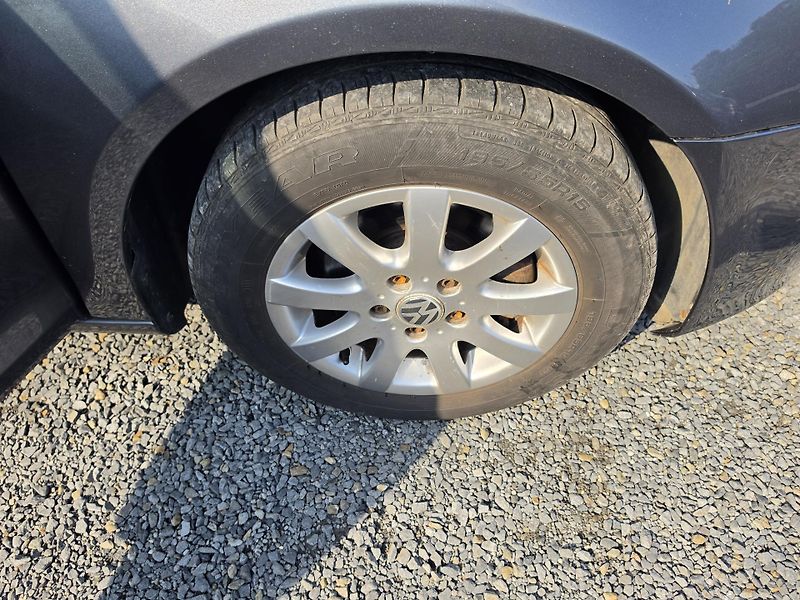 Volkswagen Golf Variant 1.6 TDi  - fotka 6 z 19