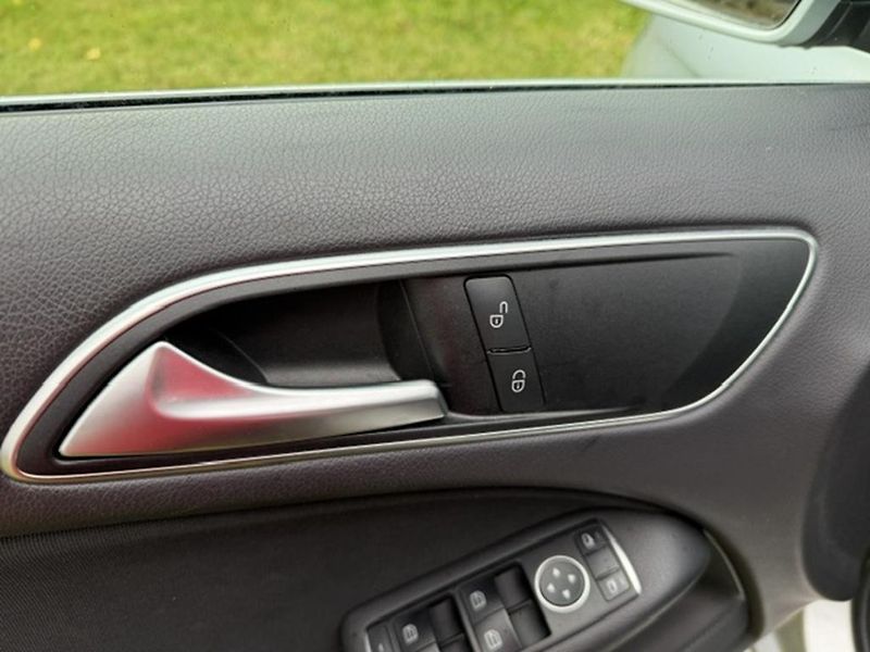 Mercedes-Benz Třídy B B 180 CDi 80kW - fotka 11 z 32