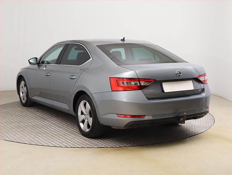Škoda Superb (2016) 2.0 TDI 4x4, 4X4, Bi-Xenony - fotka 4 z 28