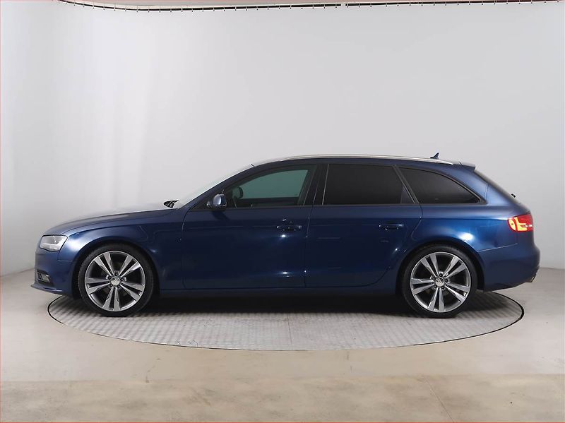 Audi A4 (2012) Ambition 2.0 TDI, Serv.kniha - fotka 3 z 16