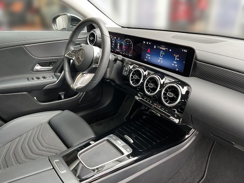 Mercedes-Benz CLA Třída 180 d kupé Progressive L - fotka 19 z 21