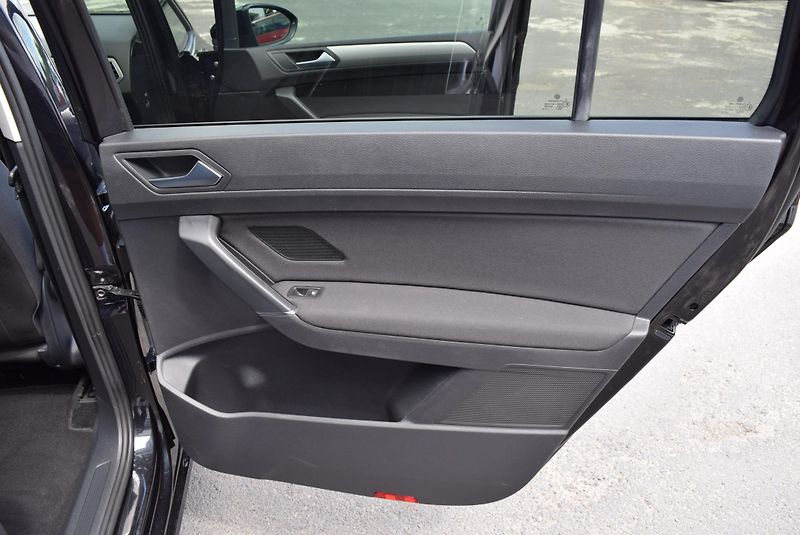 Volkswagen Touran (2016) 1.4TSI 110kw TAŽNÉ 7MÍST WEBAS - fotka 41 z 43