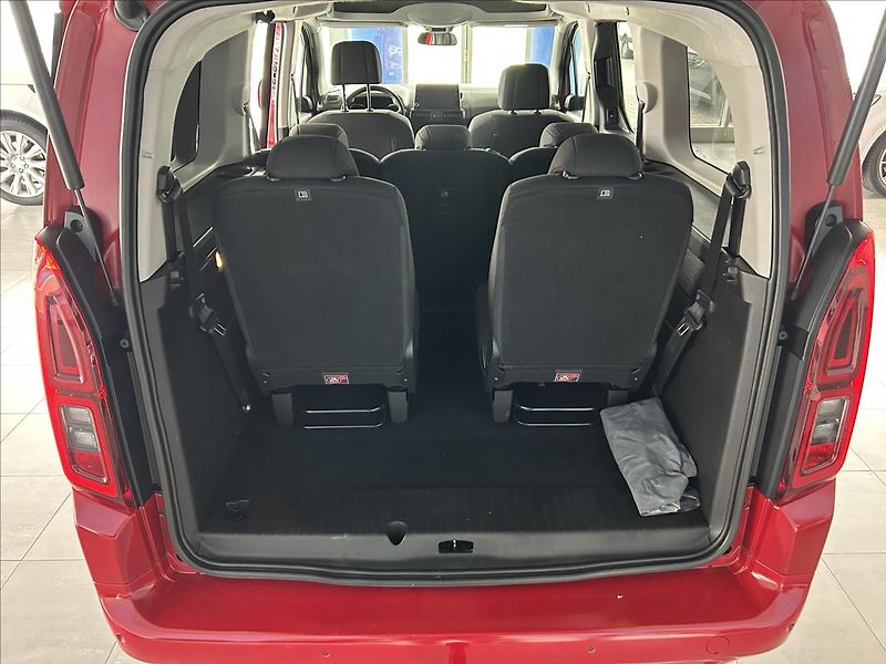 Opel Combo 1,2   TURBO,TAŽNÉ,LIFE,7.MÍSTN - fotka 29 z 32