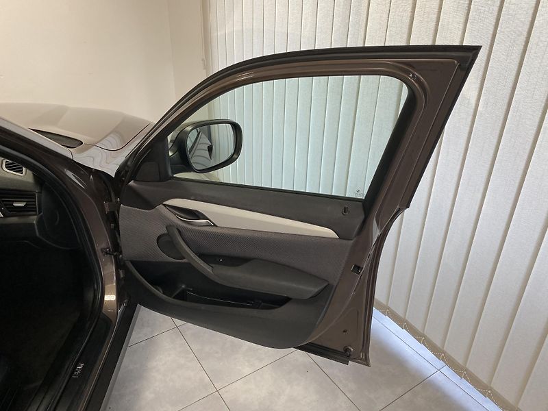 BMW X1 2.0D  XDRIVE REZERVACE  - fotka 12 z 23