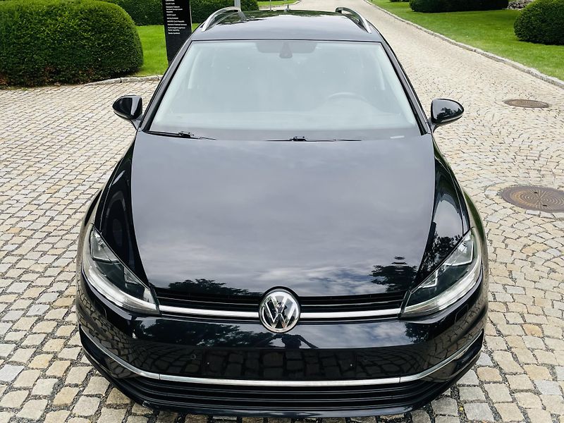Volkswagen Golf 1.0TSI MANUÁL VÝHŘEV TAŽNÉ  - fotka 5 z 38