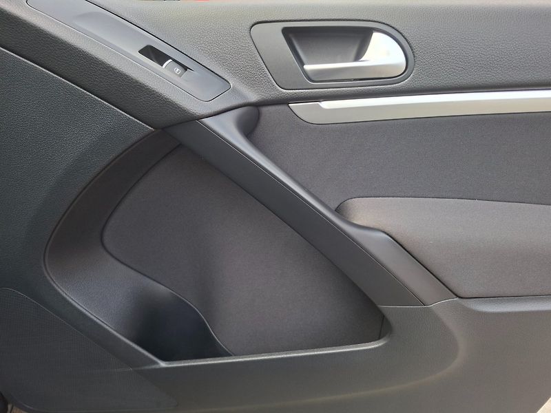 Volkswagen Tiguan (2014) 2.0TDI 103kW 6MAN - fotka 26 z 47