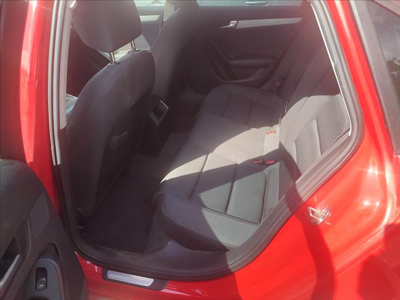 Audi A4 1,8 i  Krásný vůz v perfektním - fotka 7 z 8
