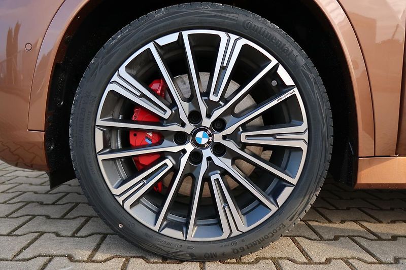 BMW X1 xDrive23i - fotka 6 z 6