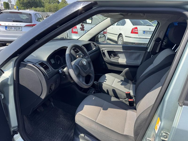 Škoda Fabia II 1.2 12V kombi,2010,STK 6/28 - fotka 9 z 16