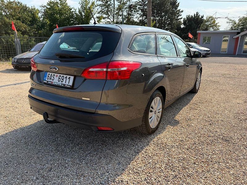Ford Focus 1.0 EcoBoost *74kw* - fotka 8 z 27