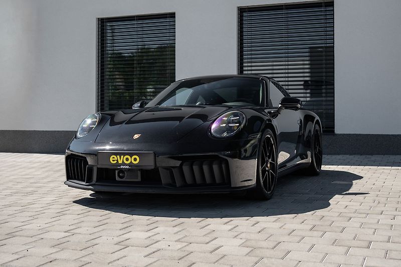 Porsche 911 Carrera GTS Coupe - fotka 3 z 28
