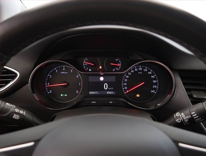 Opel Crossland X (2023) Elegance 1.2 Turbo, Kůže, Navi - fotka 11 z 24