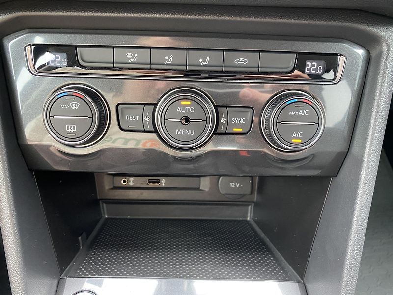 Volkswagen Tiguan 1.4 TSI 110kW - 1xMAJ. - LED - fotka 26 z 44