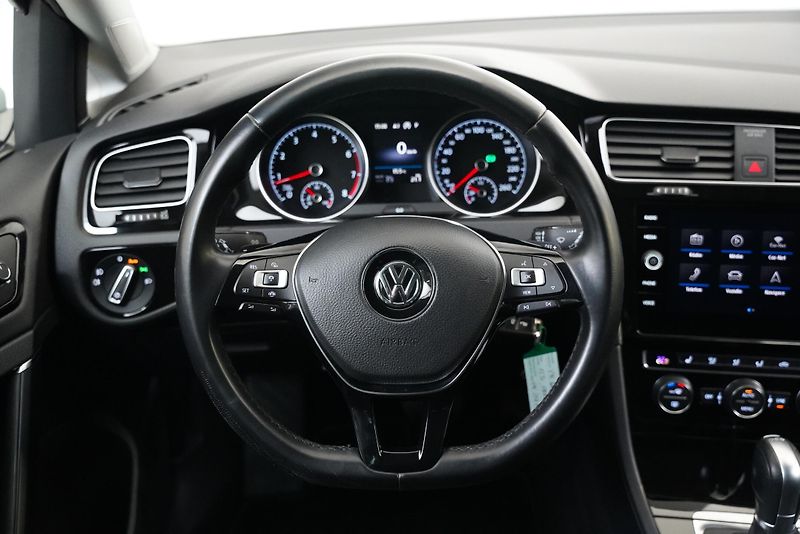 Volkswagen Golf - fotka 17 z 24