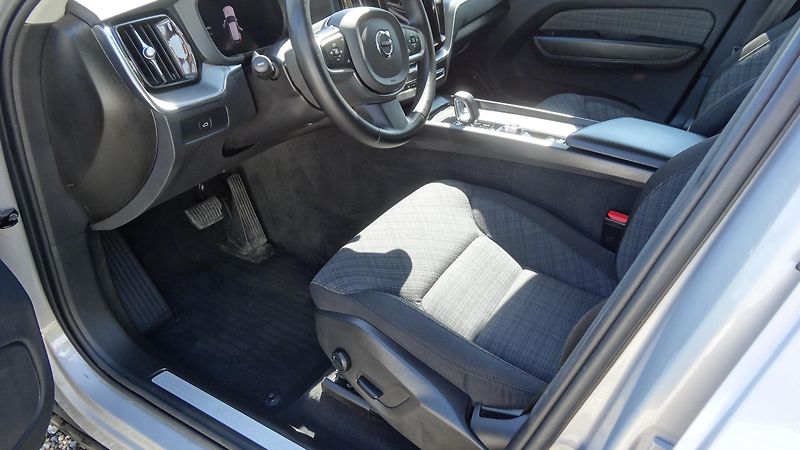 Volvo XC60  B4 Awd Taž.zař.Navi + - fotka 7 z 70