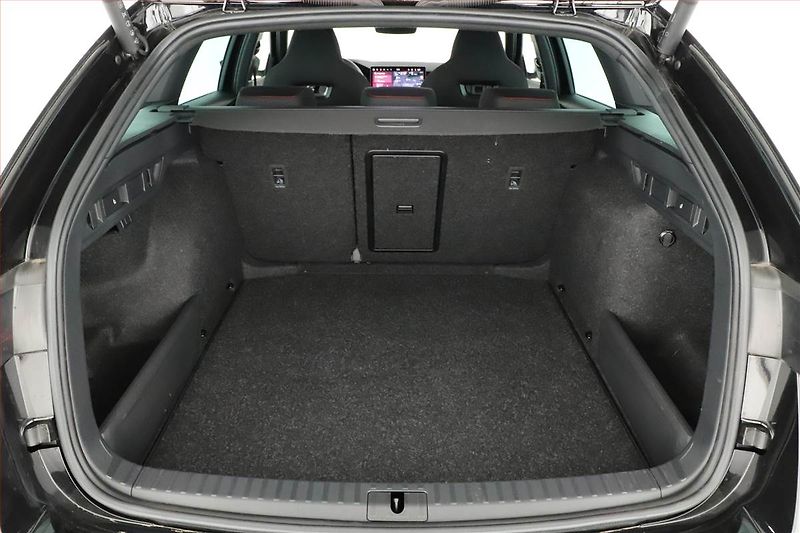Škoda Octavia (2025) RS 2.0 TSI, RS, Matrix FUllLed - fotka 11 z 25