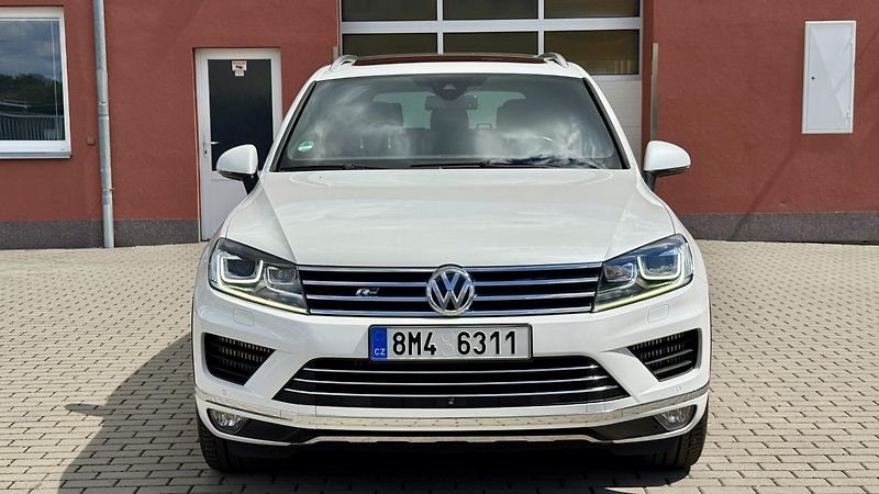 Volkswagen Touareg 3.0TDi*193kW*R-LINE*PERLEŤ - fotka 8 z 35
