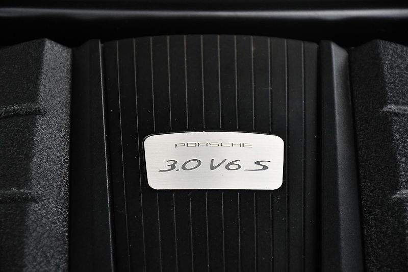 Porsche Macan S 3.0V6 260kW PANO - fotka 39 z 39