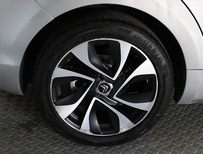 Citroën DS5 (2014) 2.0 HDi, Navi, Xenony - fotka 15 z 17