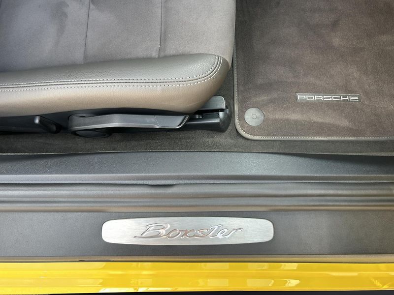Porsche Boxster 718 - fotka 23 z 30