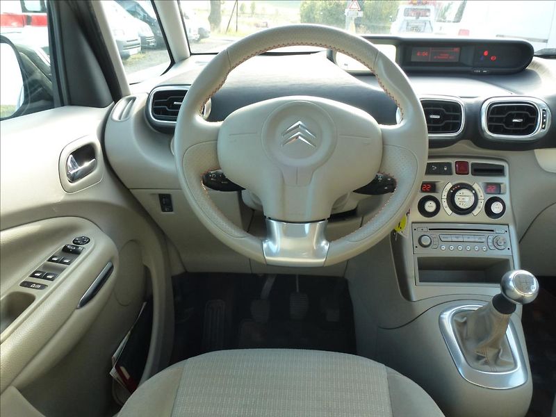 Citroën C3 Picasso 1,6 HDi Exclusive světlá kůže - fotka 30 z 47