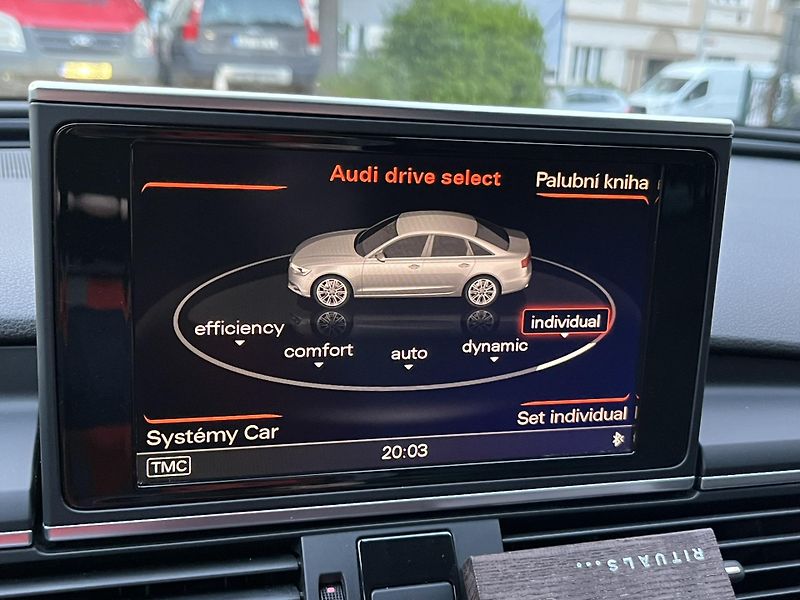 Audi A6 (2013) 3.0 TDI QUATTRO - fotka 31 z 38