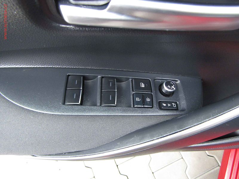 Toyota Corolla (2020) 1.6 VVT-i, ČR, Comfort, AT - fotka 11 z 19