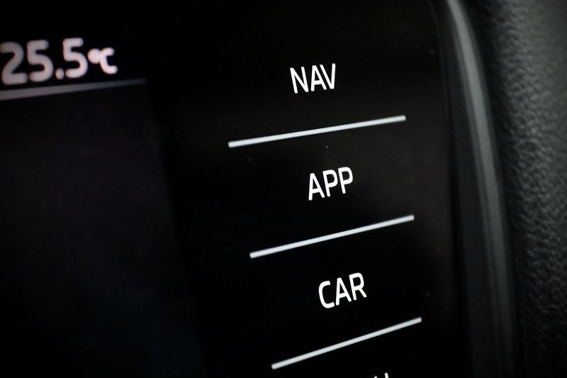 Škoda Octavia 3 FL Combi 1.4 TSI 110 kW - fotka 33 z 35