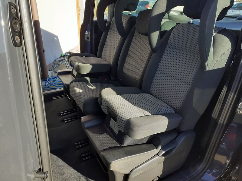Volkswagen Sharan (2011) 2.0 TDi TREND - fotka 18 z 35