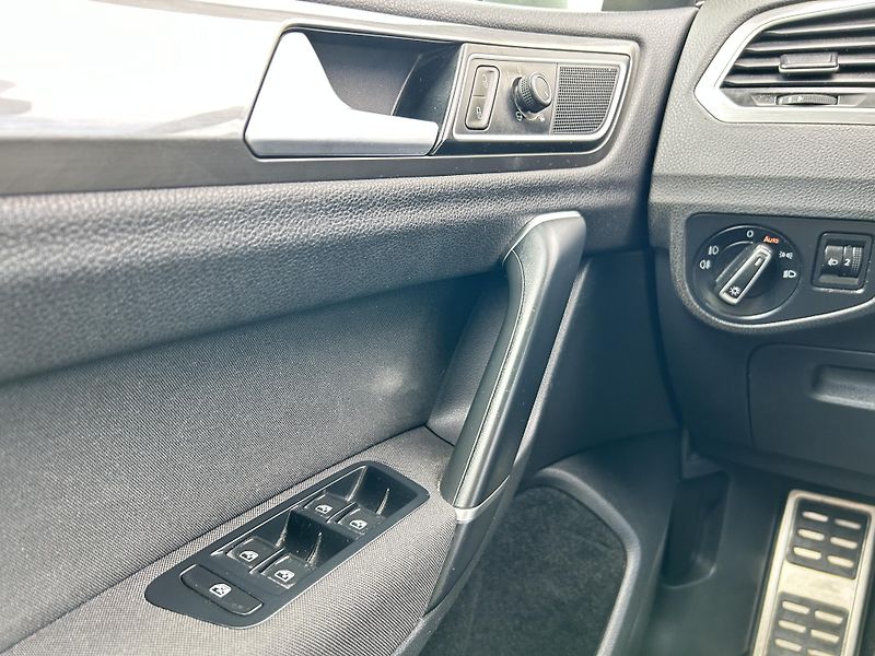 Volkswagen Golf Sportsvan (2016) 1.4 TSi 92KW 132 tis km servis - fotka 25 z 37