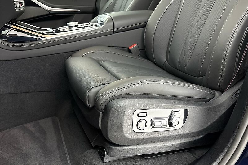 BMW X7 xDrive40d - fotka 8 z 24