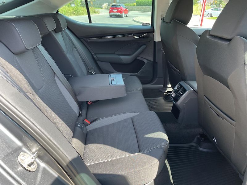 Škoda Octavia IV 2,0 TDi - Ambition PLUS - fotka 59 z 86