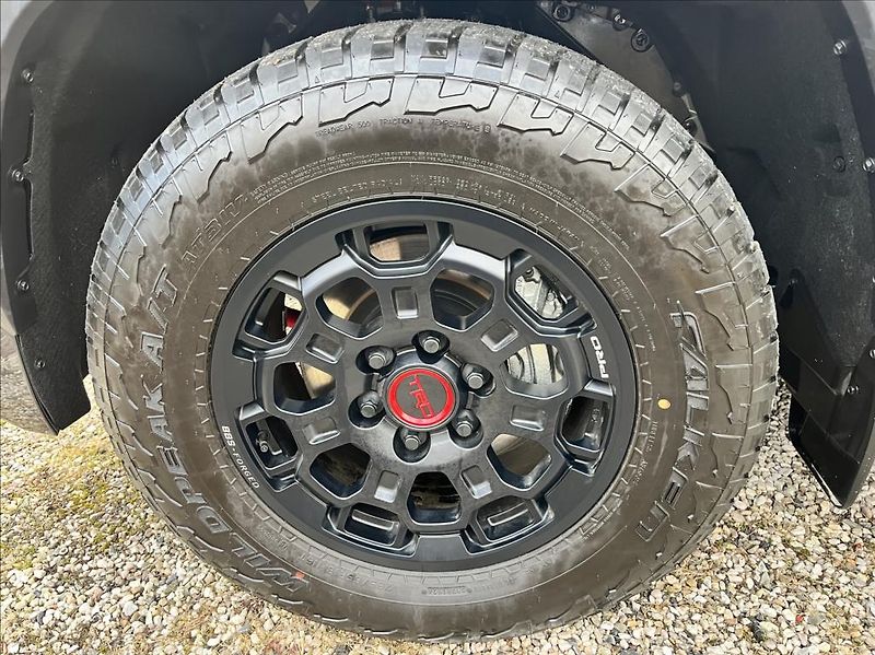 Toyota Sequoia 3,5i-Force MaxTTV6HEV TRD Pro - fotka 45 z 58