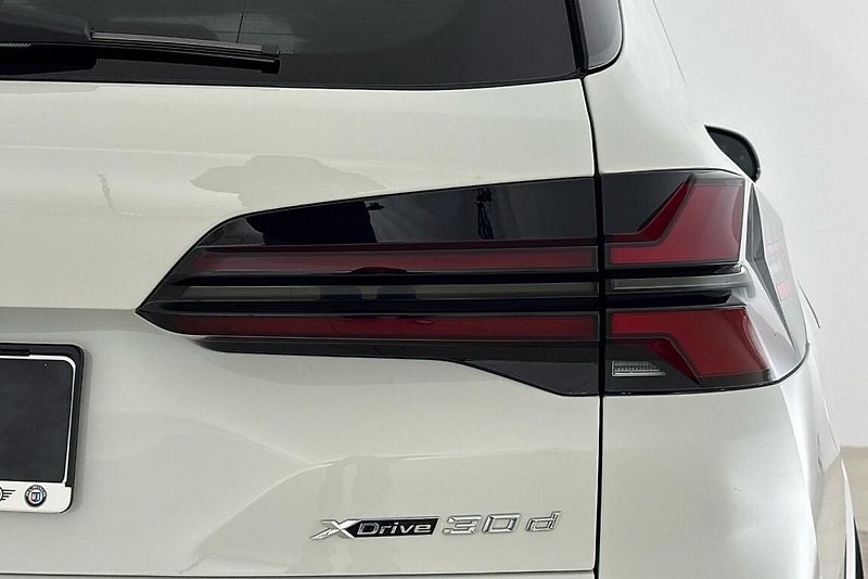 BMW X5 xDrive30d - fotka 4 z 16
