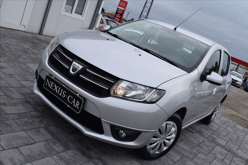 Dacia Sandero 1,2 i 55KW PO SERVISE - fotka 1 z 39