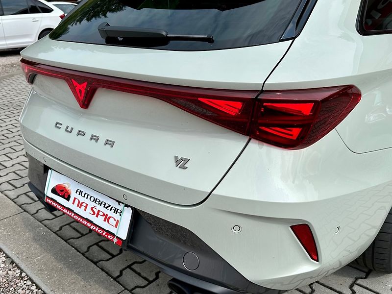 Cupra Leon (2025) VZ 2.0TSI 245kW EXTREME - fotka 10 z 38